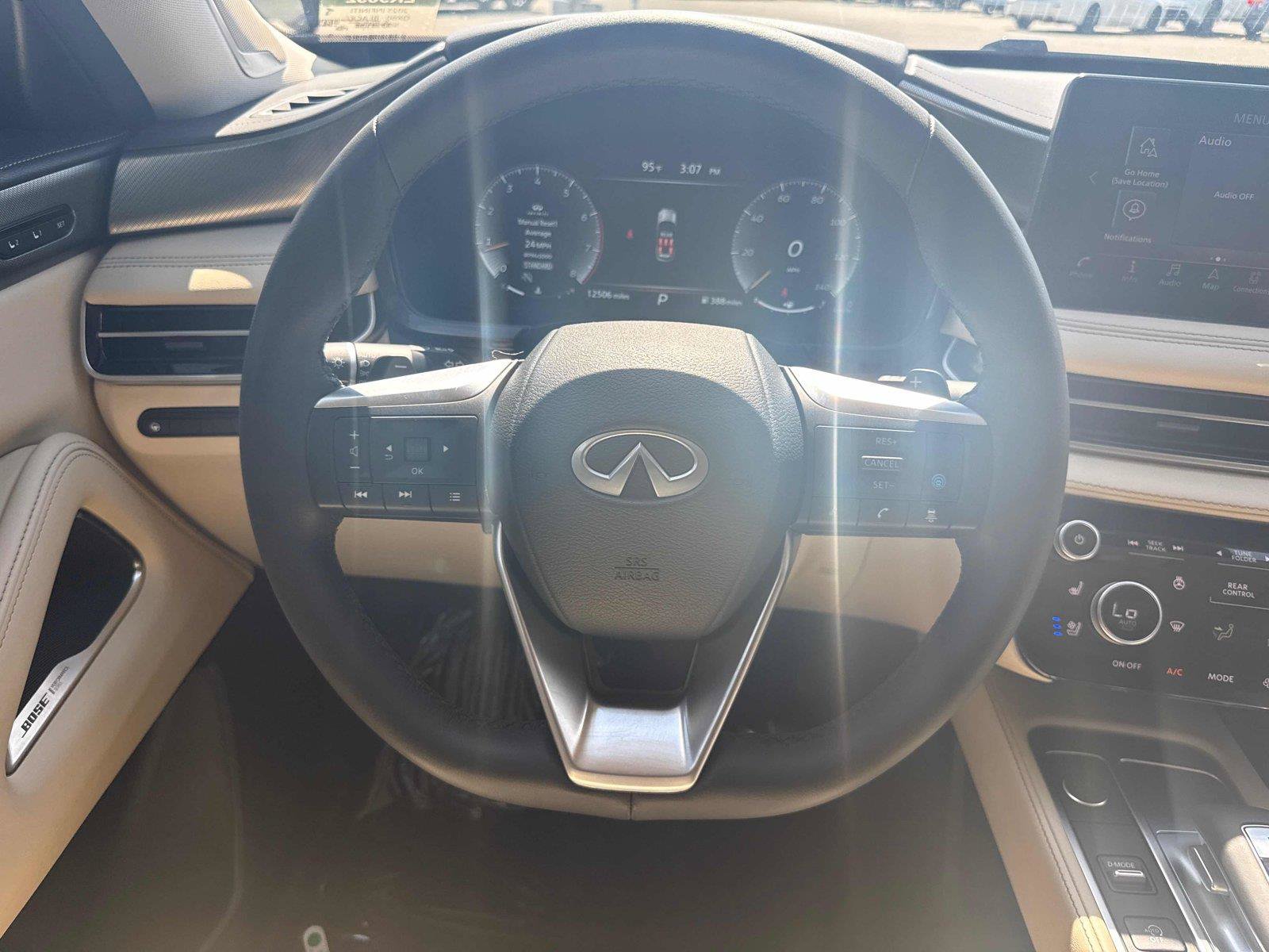 Used 2025 INFINITI QX60 Luxe w/ Lighting Package (N94) FWD image 17