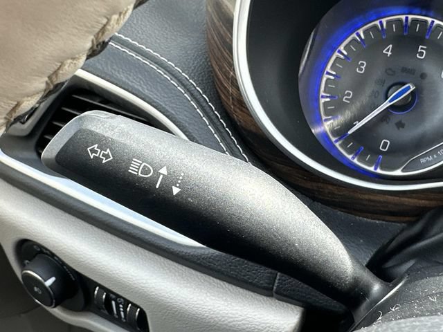 Used 2021 Chrysler Pacifica Limited AWD/4WD image 23