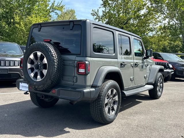 Used 2018 Jeep Wrangler Unlimited Sahara w/ Cold Weather Group AWD/4WD image 16
