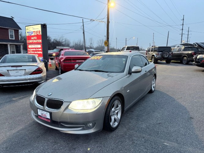 Used 2011 BMW 335i Convertible image 1