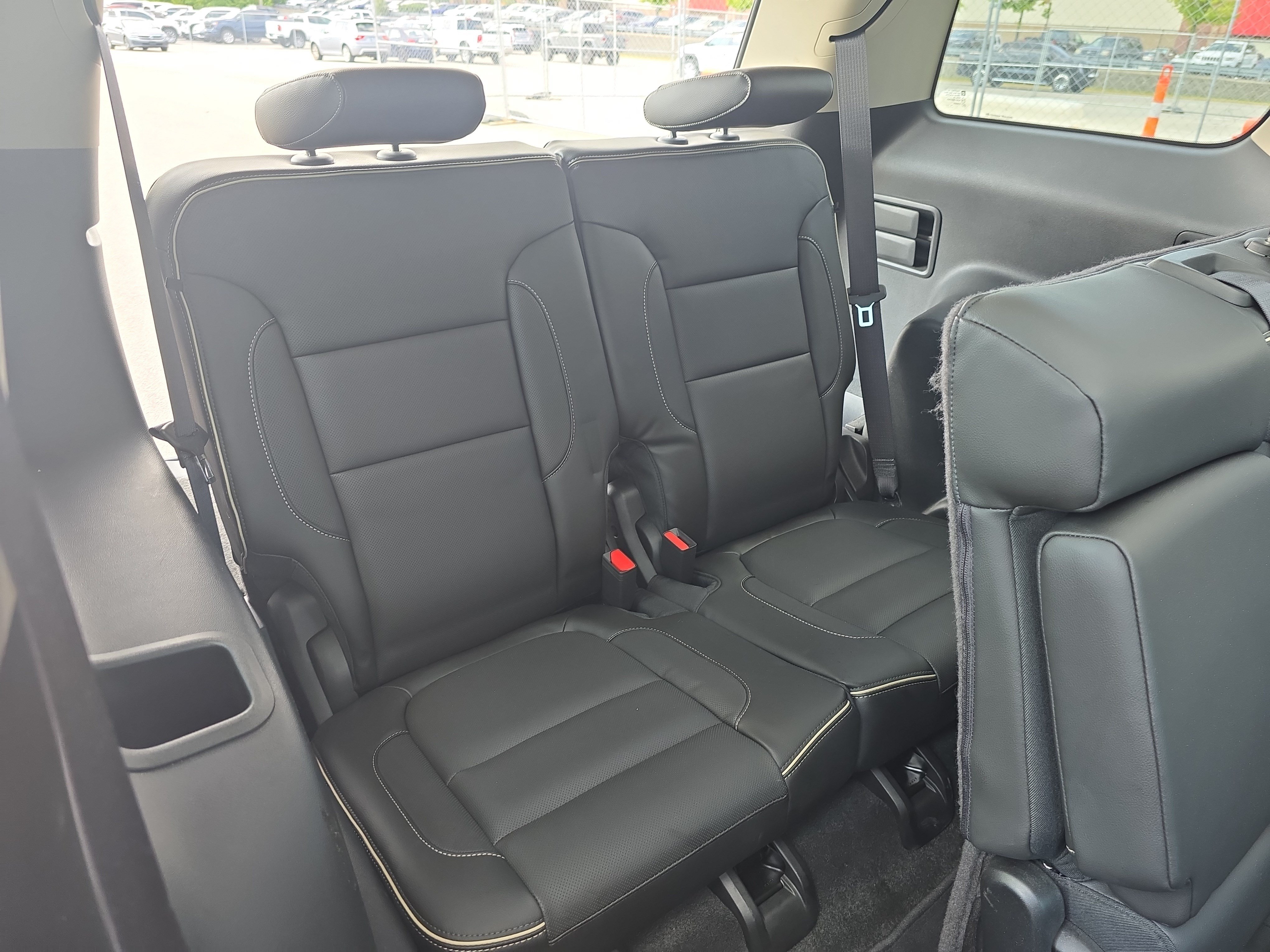 Used 2017 GMC Acadia Denali w/ Technology Package FWD image 11