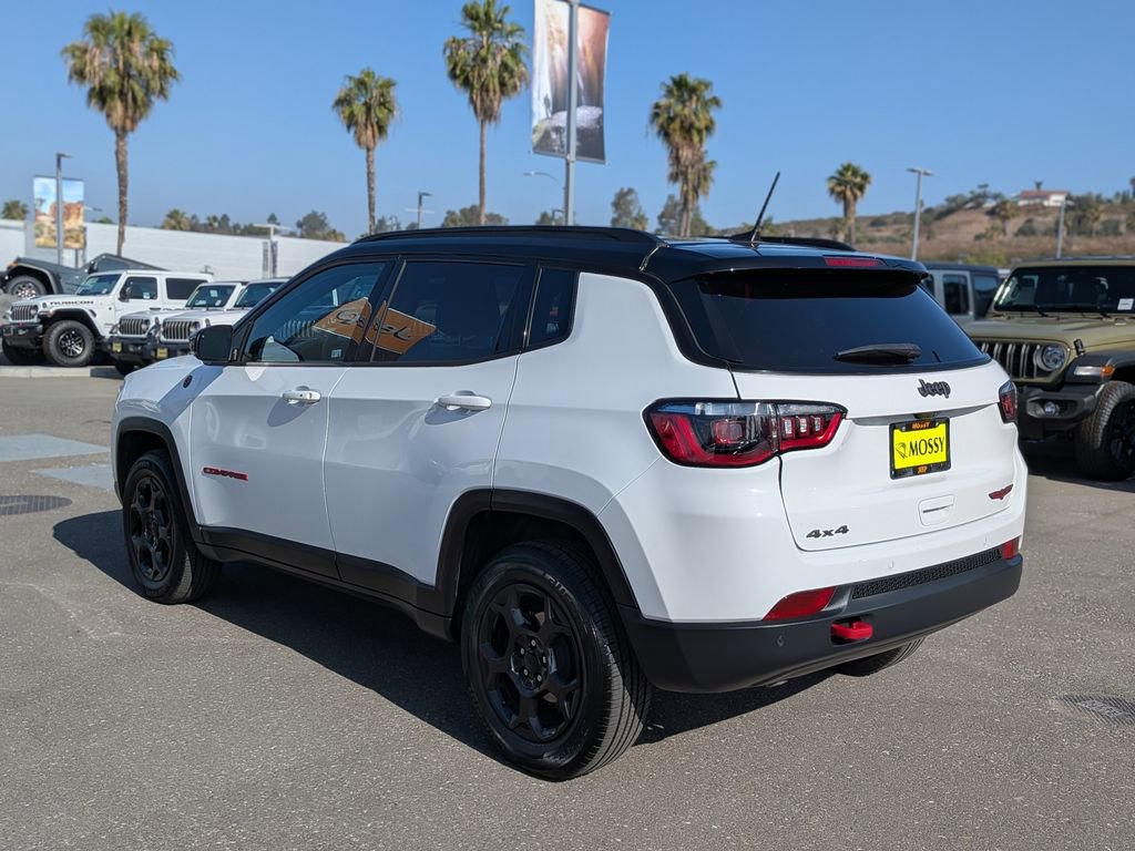 Used 2024 Jeep Compass Trailhawk image 3