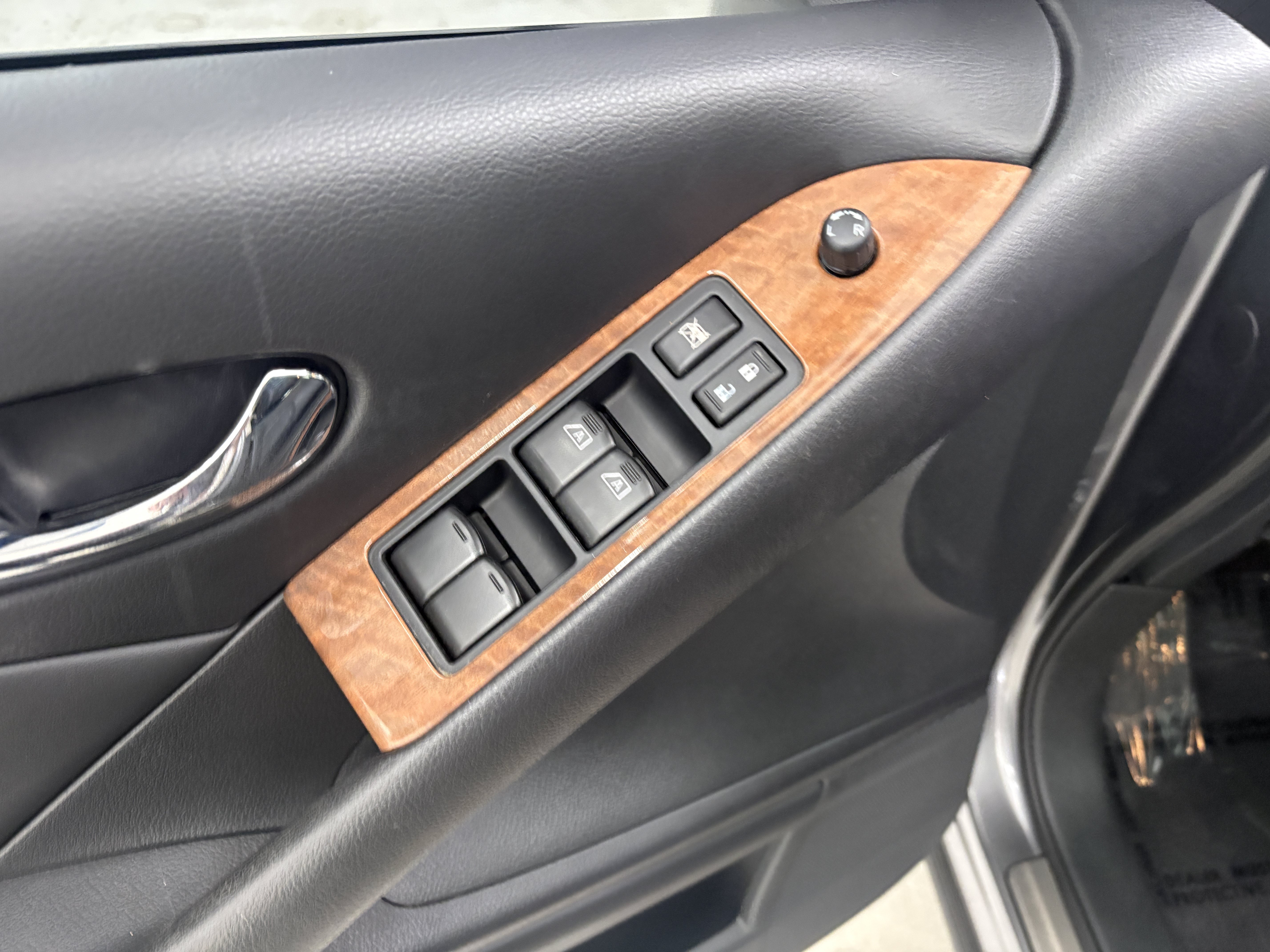 Used 2013 Nissan Murano LE w/ Platinum Pkg FWD image 26