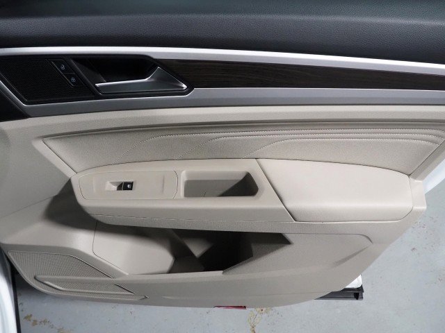 Used 2023 Volkswagen Atlas SE w/ Technology Package image 57