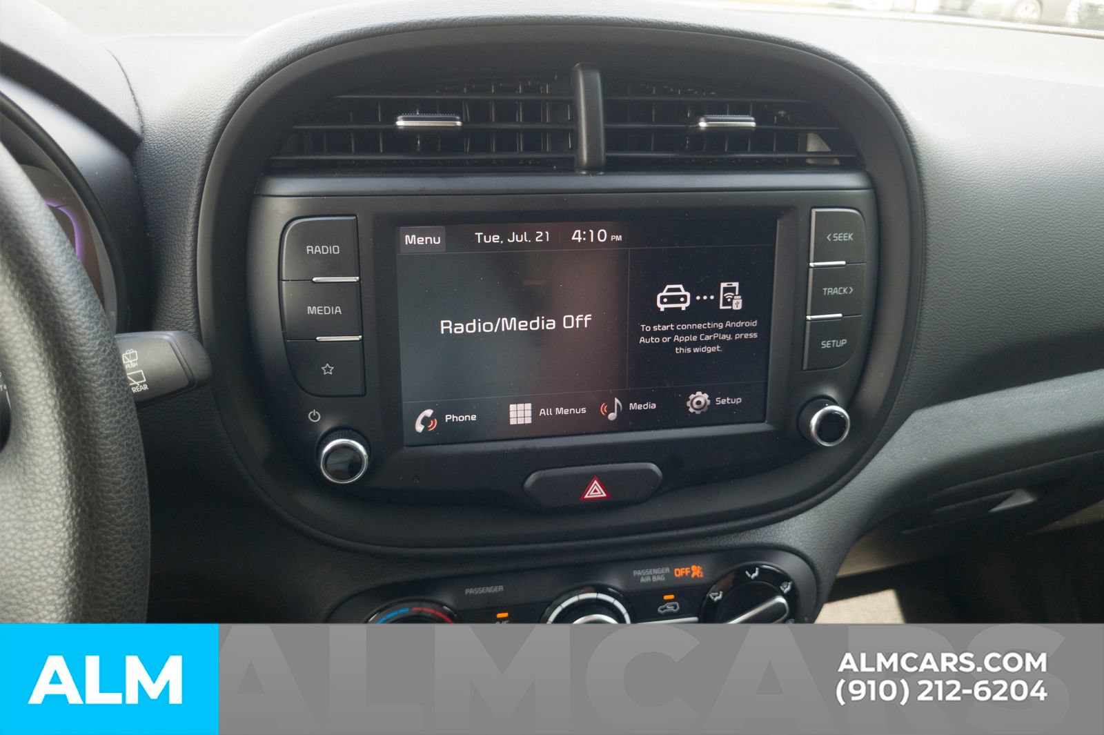 Used 2025 Kia Soul LX w/ LX Technology Package FWD image 8