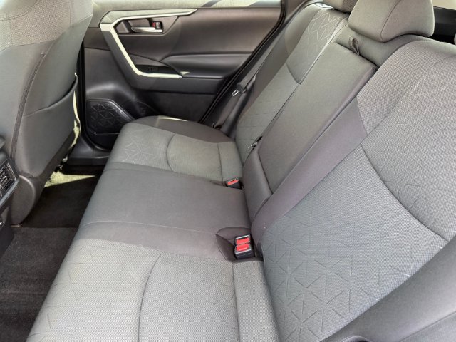 Used 2024 Toyota RAV4 XLE FWD image 22