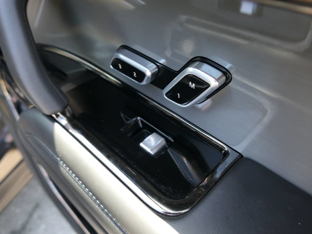 Used 2024 Land Rover Range Rover Sport SE AWD/4WD image 24