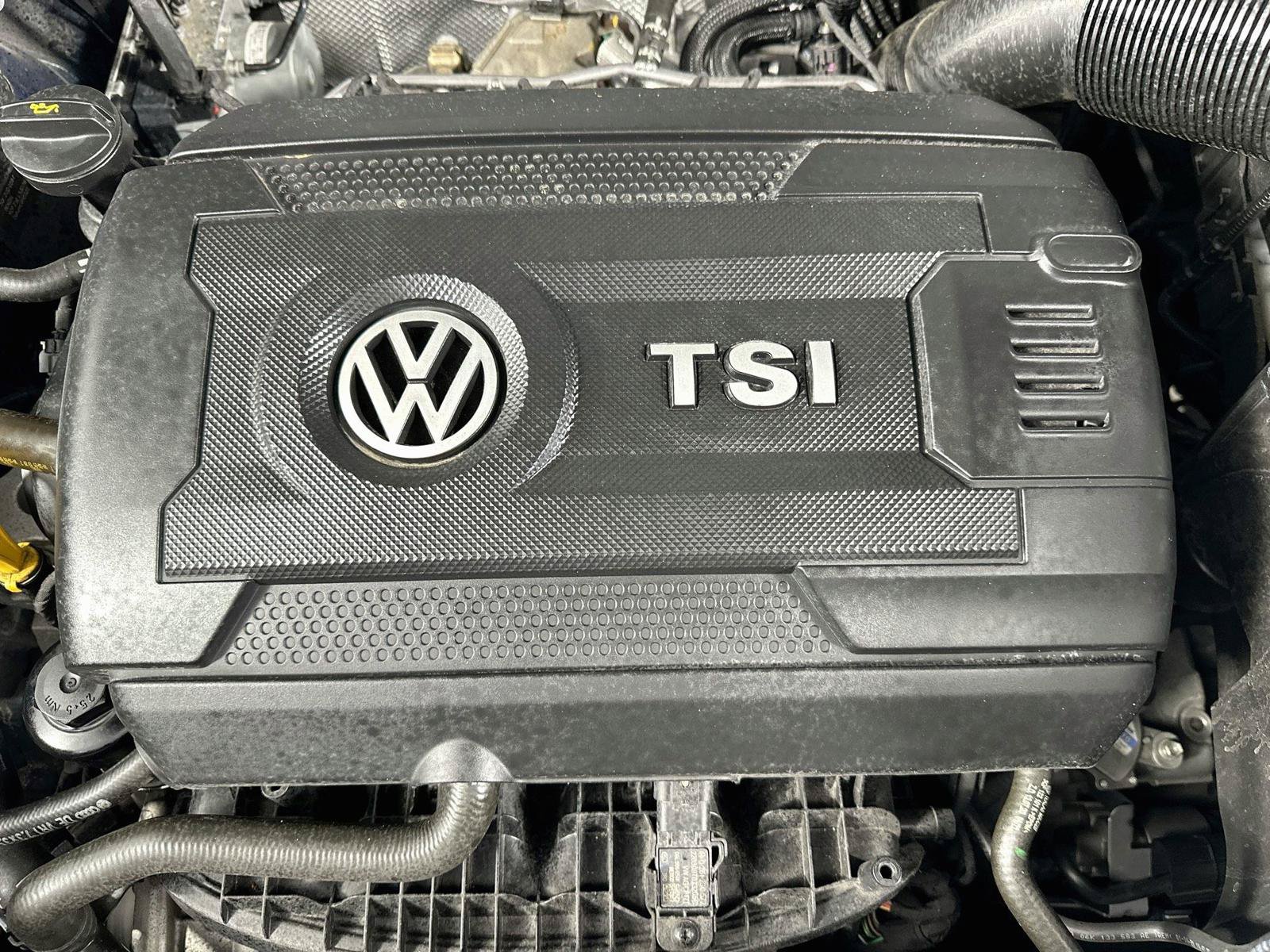 Used 2022 Volkswagen Atlas Cross Sport SEL R-Line AWD/4WD image 30