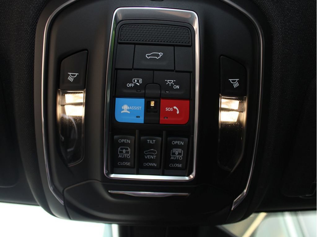 New 2025 Jeep Grand Cherokee Limited image 17