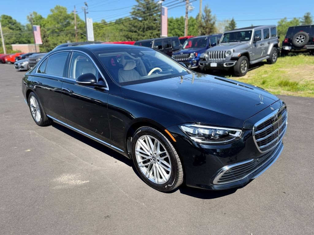 Used 2023 Mercedes-Benz S 580 4MATIC Sedan image 2