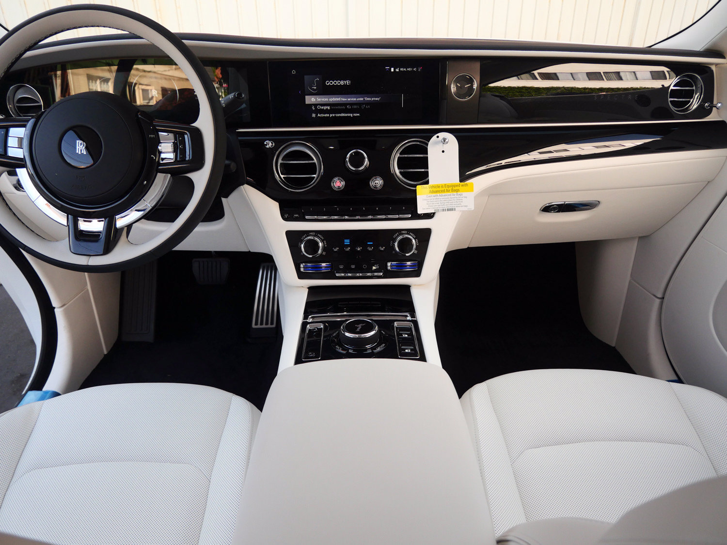 Certified 2025 Rolls-Royce Spectre w/ Spectre Launch Package AWD/4WD image 4