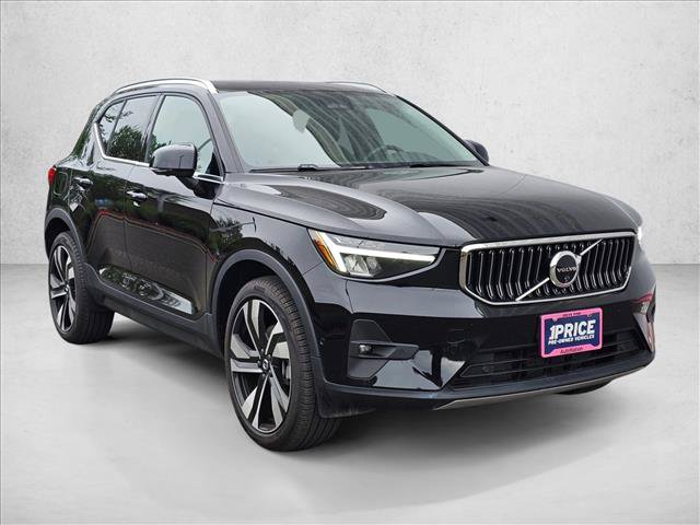 Used 2025 Volvo XC40 B5 Plus AWD/4WD image 7