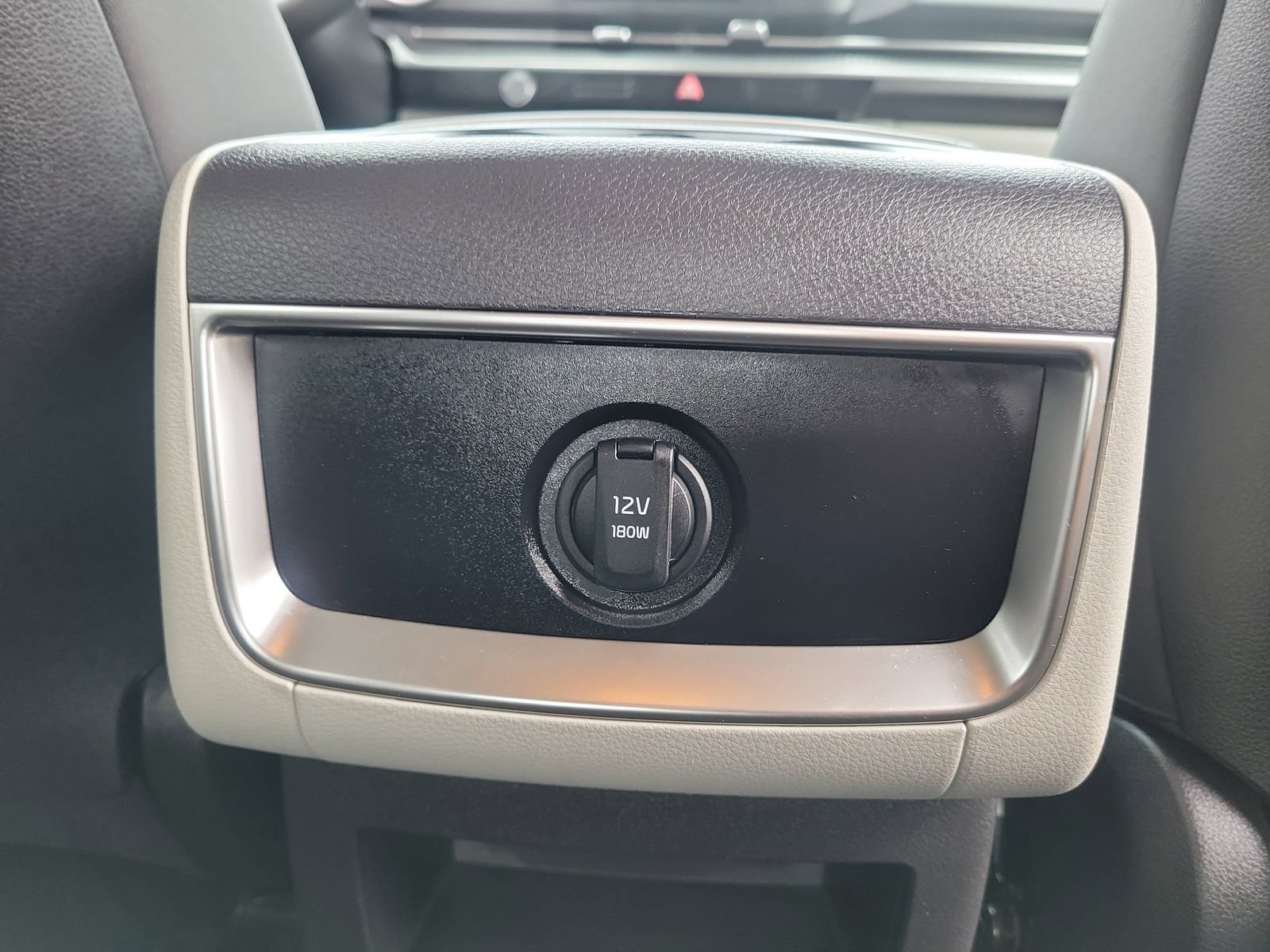Used 2024 Kia Carnival LX FWD image 26