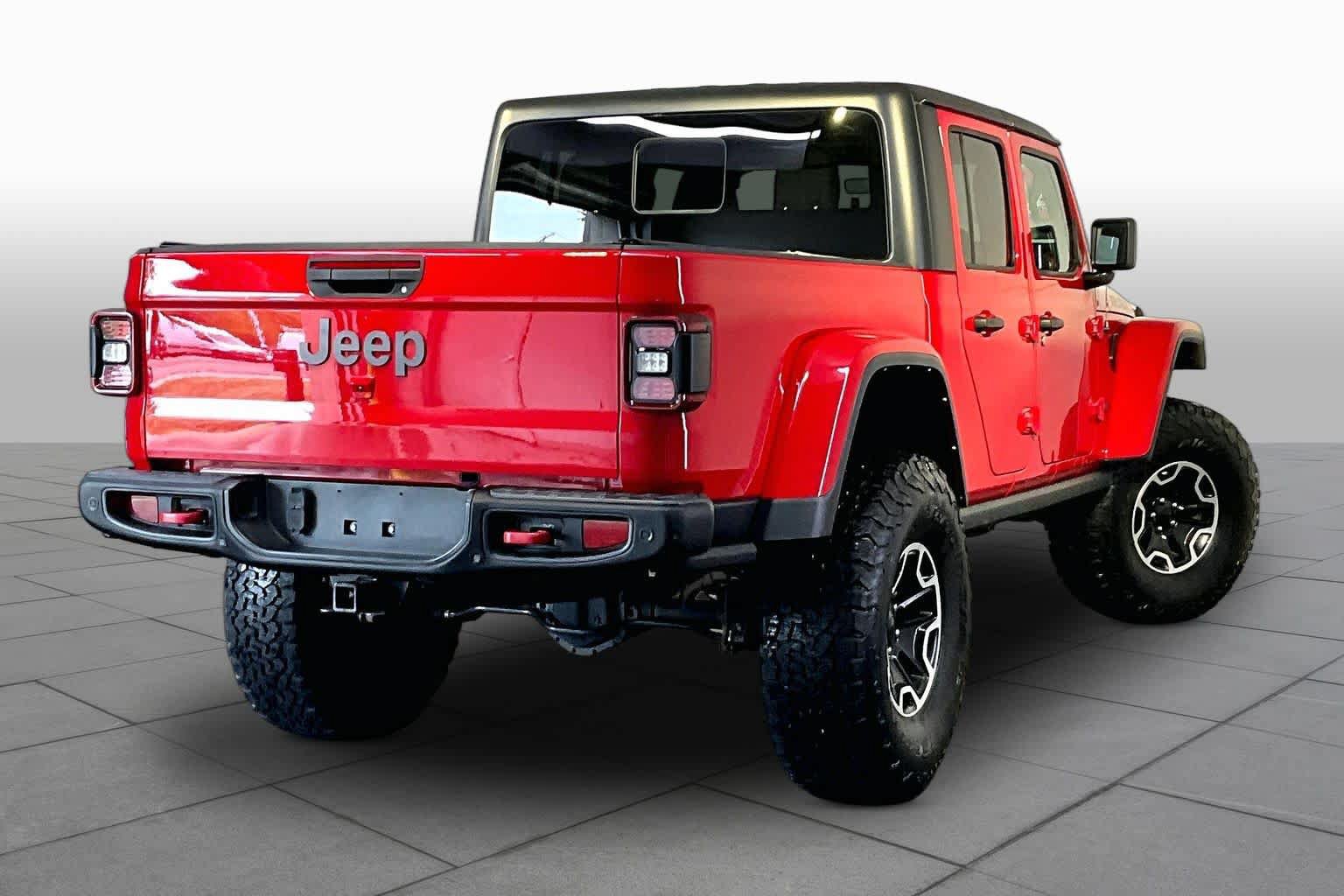 Used 2021 Jeep Gladiator Rubicon AWD/4WD image 13