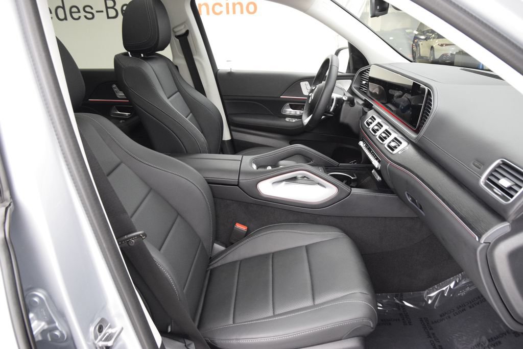 Used 2026 Mercedes-Benz GLS 450 4MATIC w/ AMG Line Exterior image 16