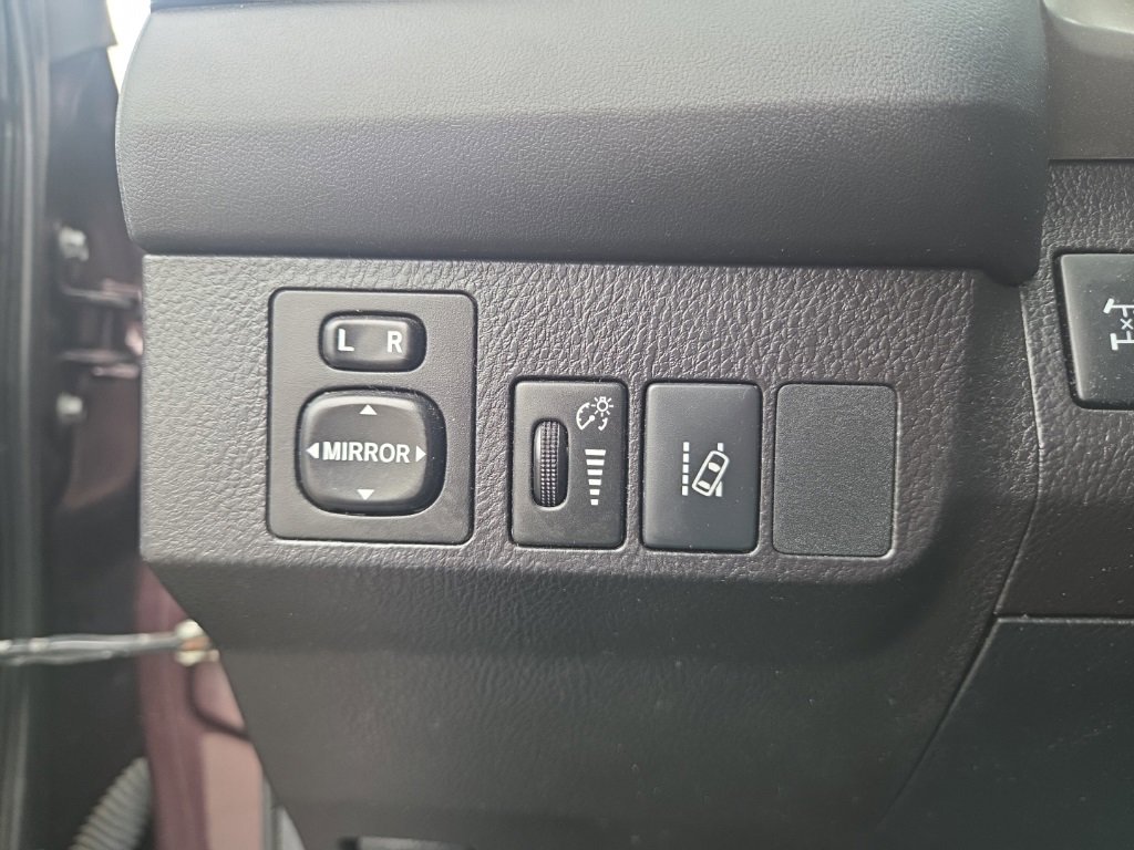 Used 2018 Toyota RAV4 LE w/ All Weather Liner Package image 16