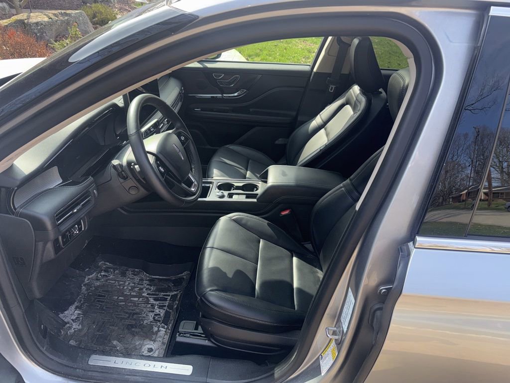 Certified 2023 Lincoln Corsair Standard w/ Equipment Group 101A image 8