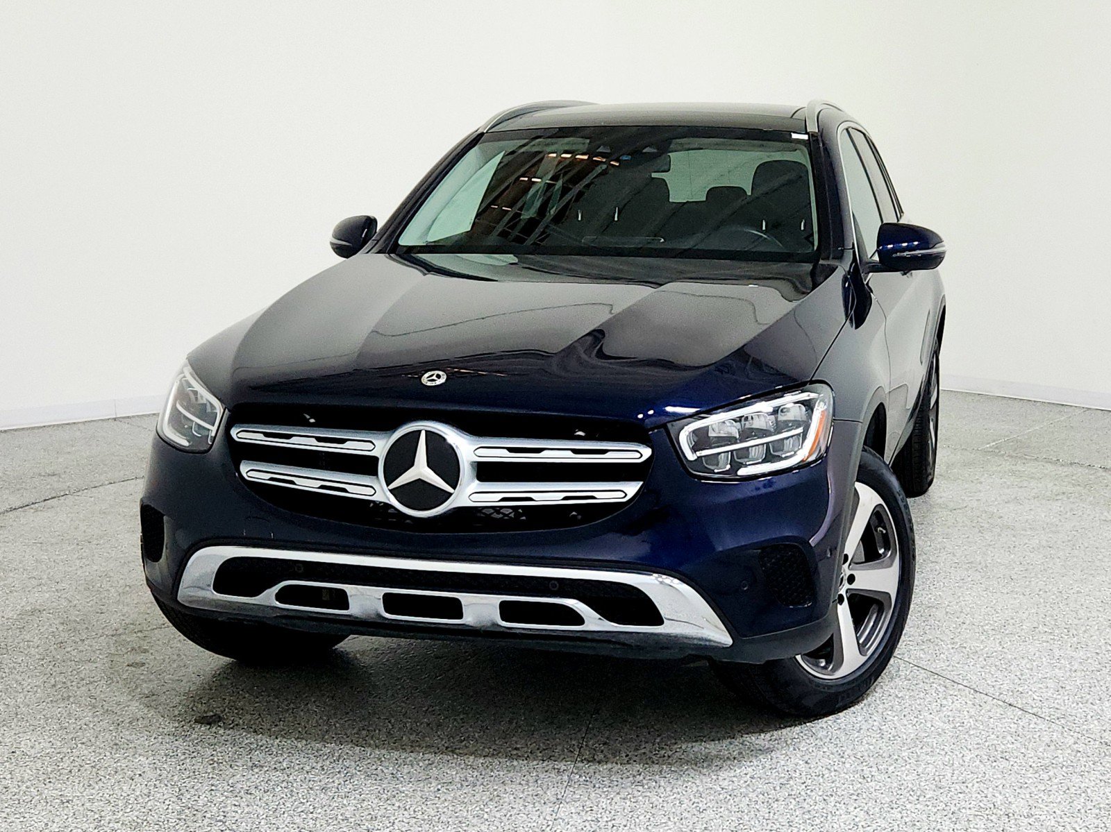 Used 2022 Mercedes-Benz GLC 300 4MATIC image 2