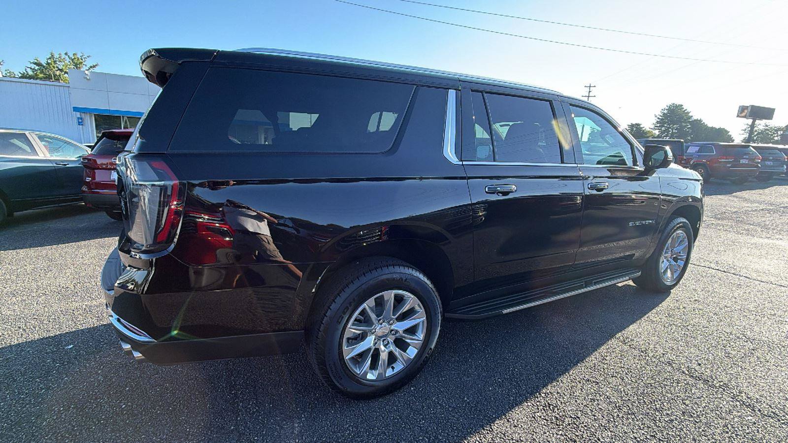 New 2026 Chevrolet Suburban Premier w/ Sun And Tow Package AWD/4WD image 8