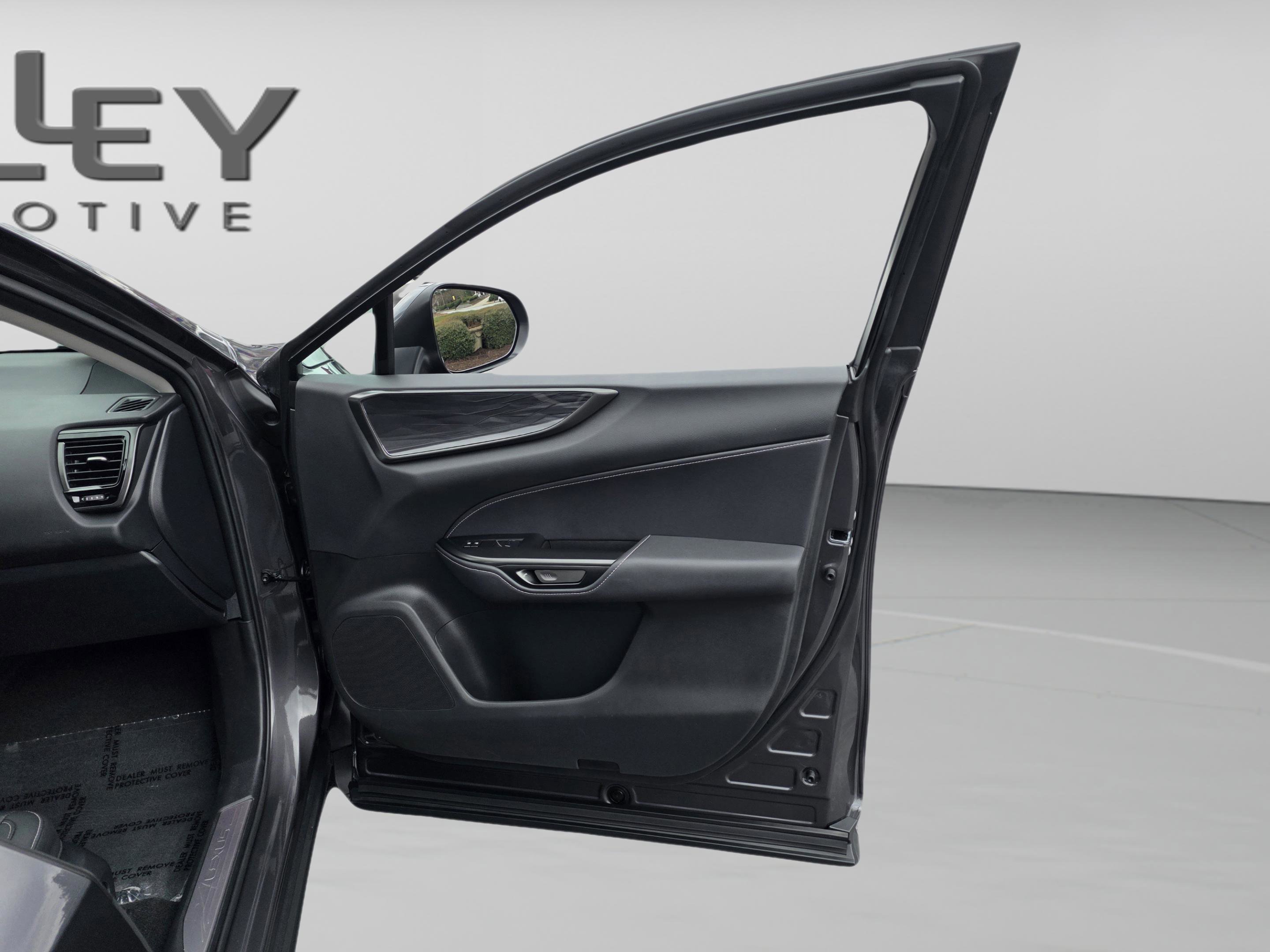 Certified 2025 Lexus NX 250 FWD w/ Towing Package (2000 Lbs) image 29