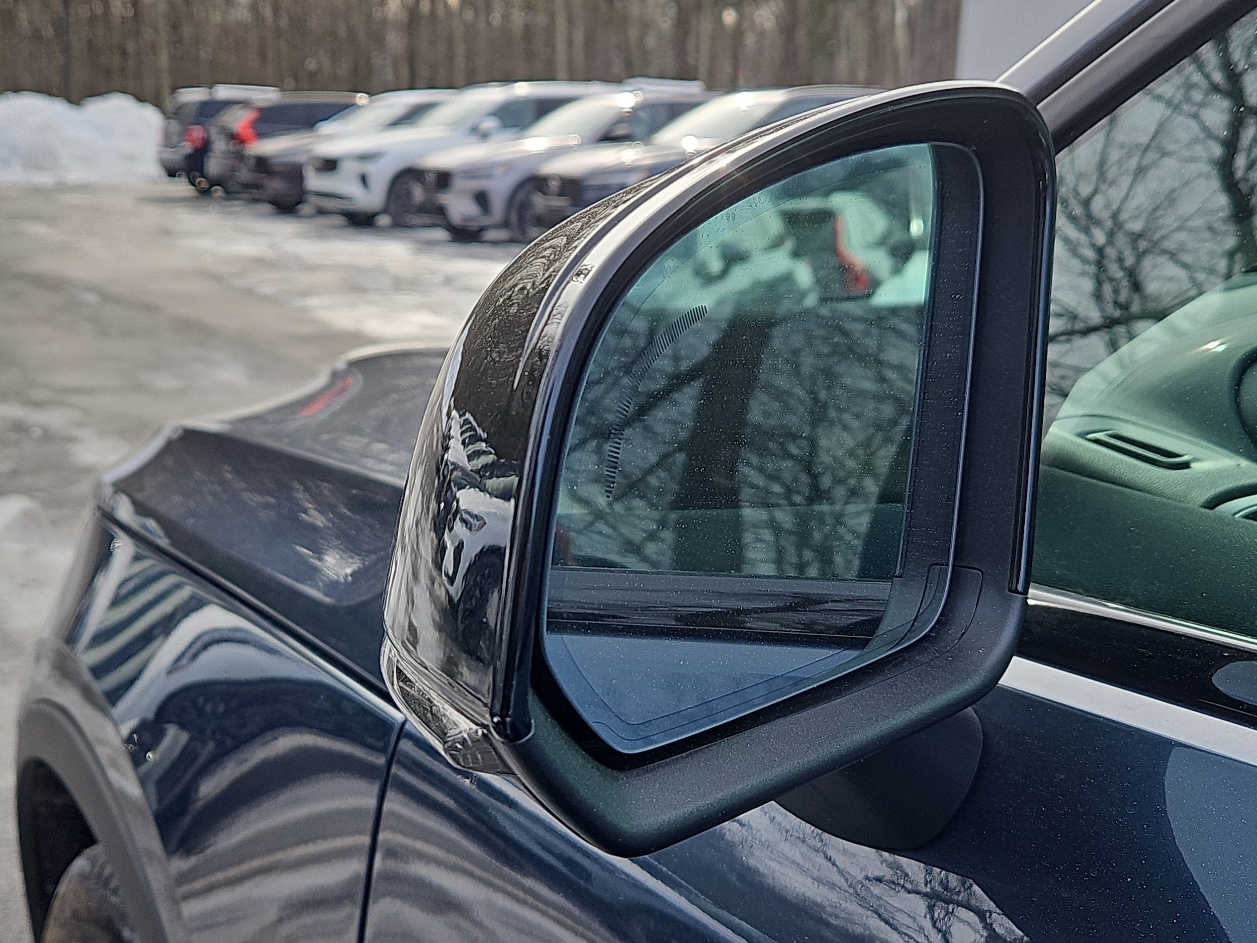 New 2026 Volvo XC40 B5 Plus w/ Protection Package Premier AWD/4WD image 15