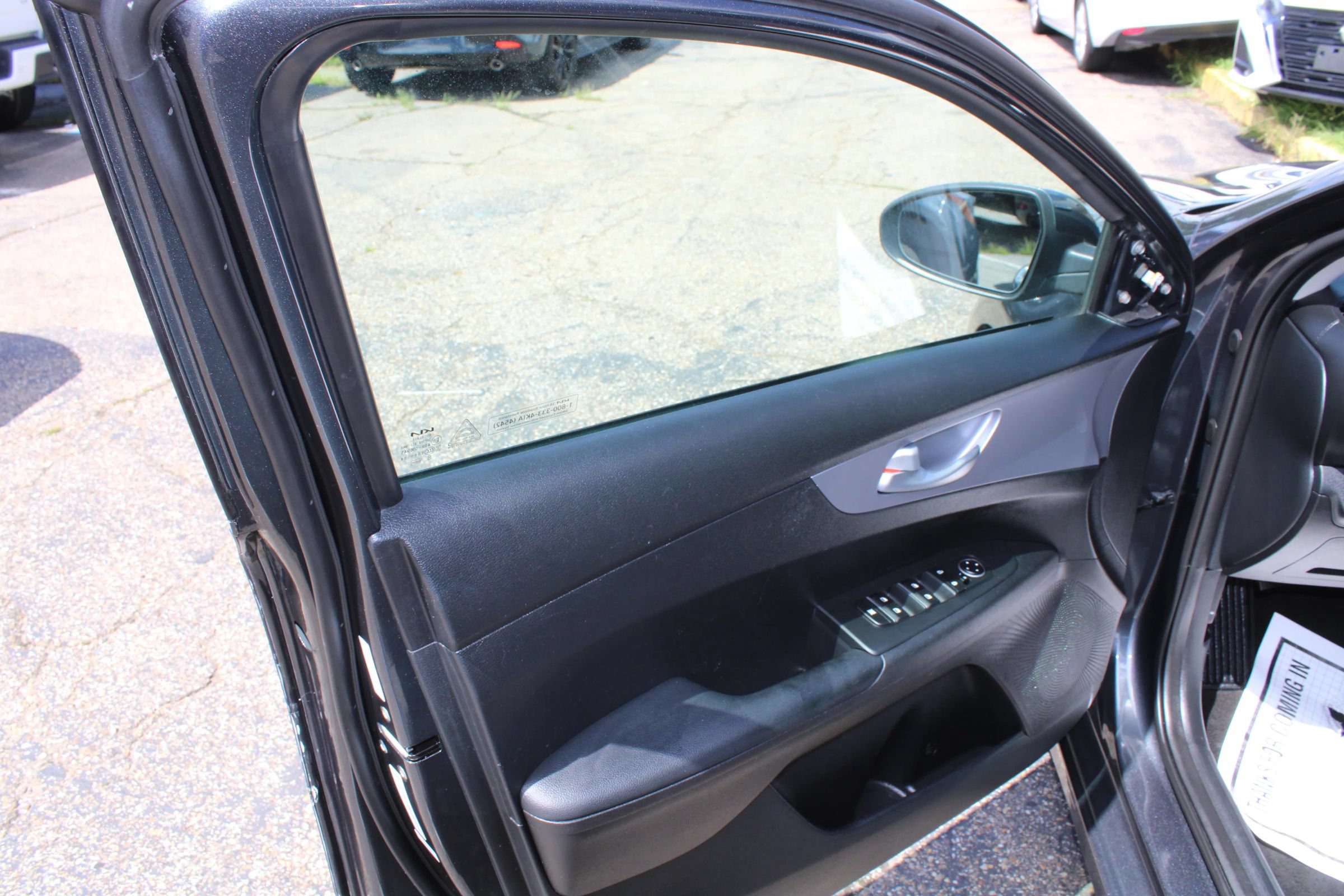 Used 2024 Kia Forte LXS FWD image 9