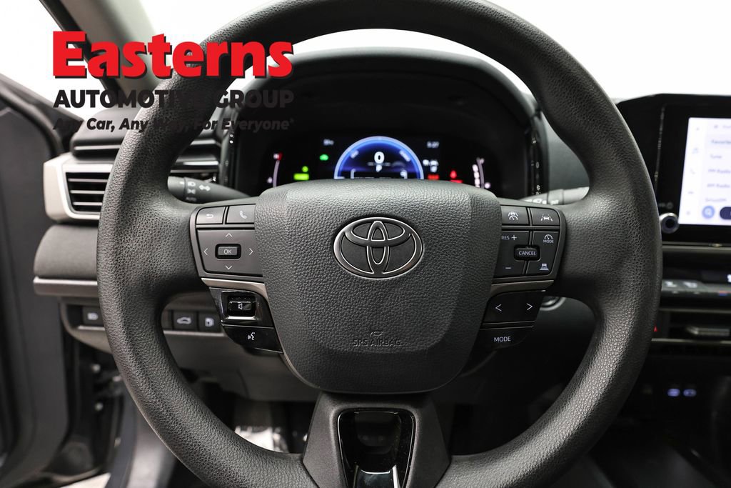 Used 2025 Toyota Camry LE FWD image 10