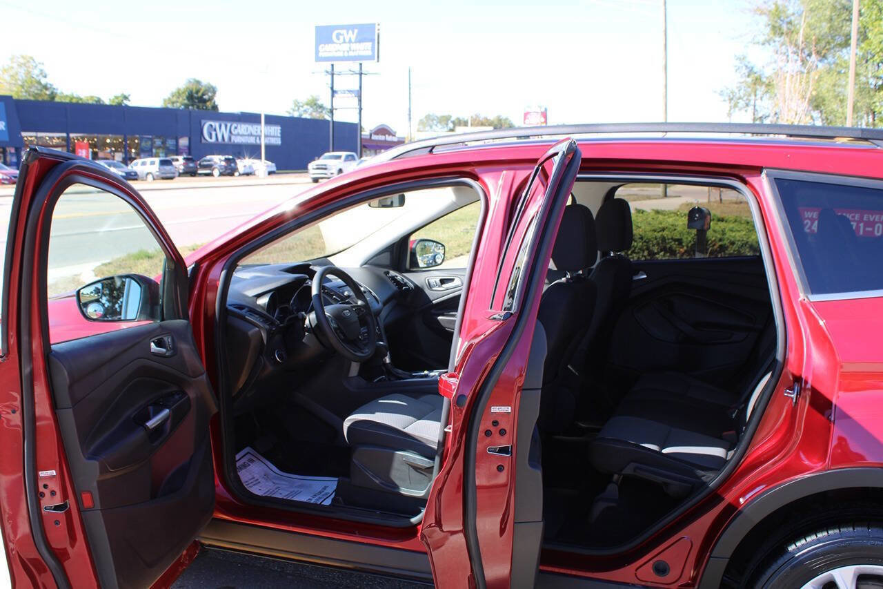 Used 2017 Ford Escape SE image 49