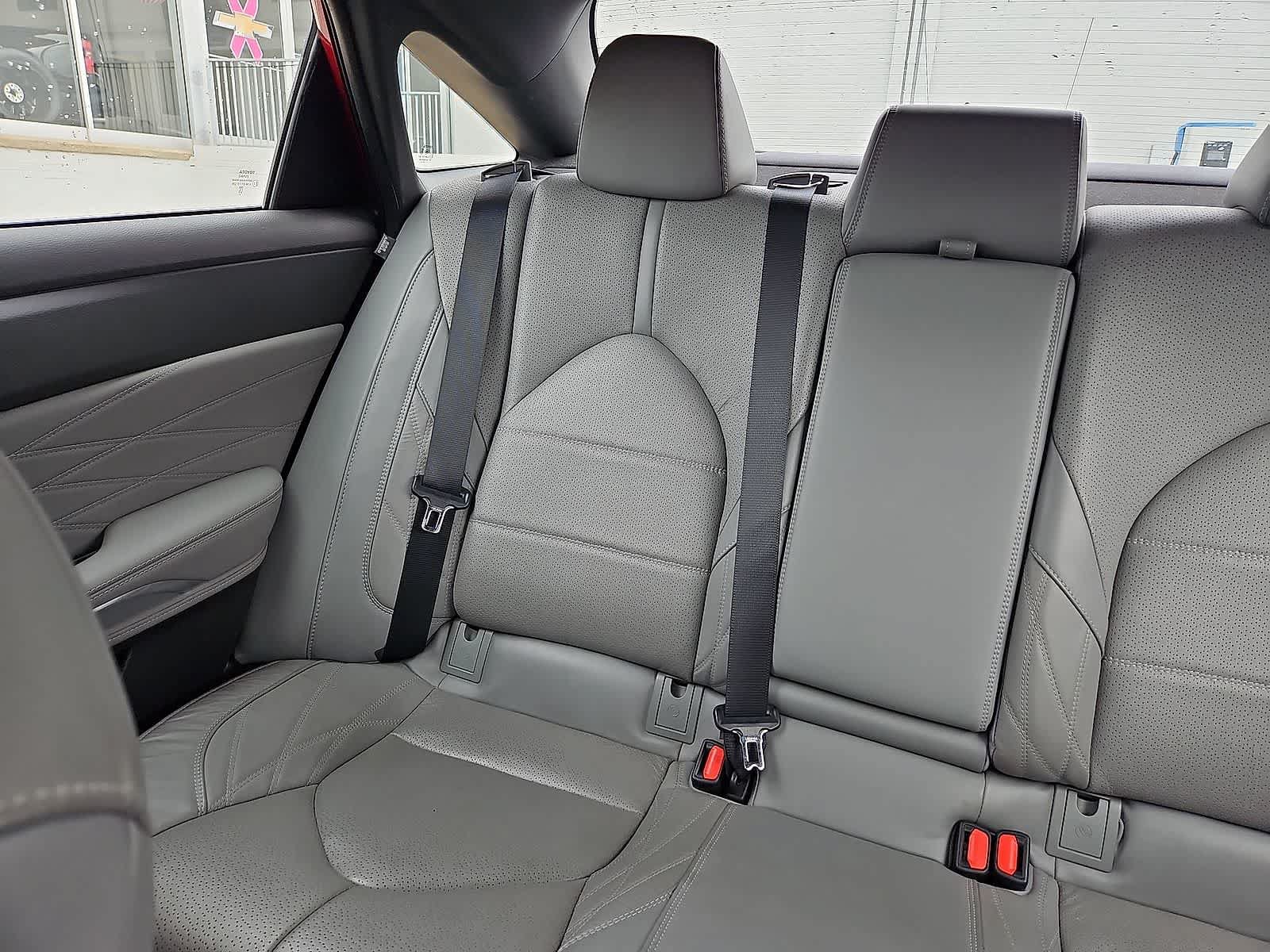 Used 2020 Toyota Avalon Limited FWD image 13