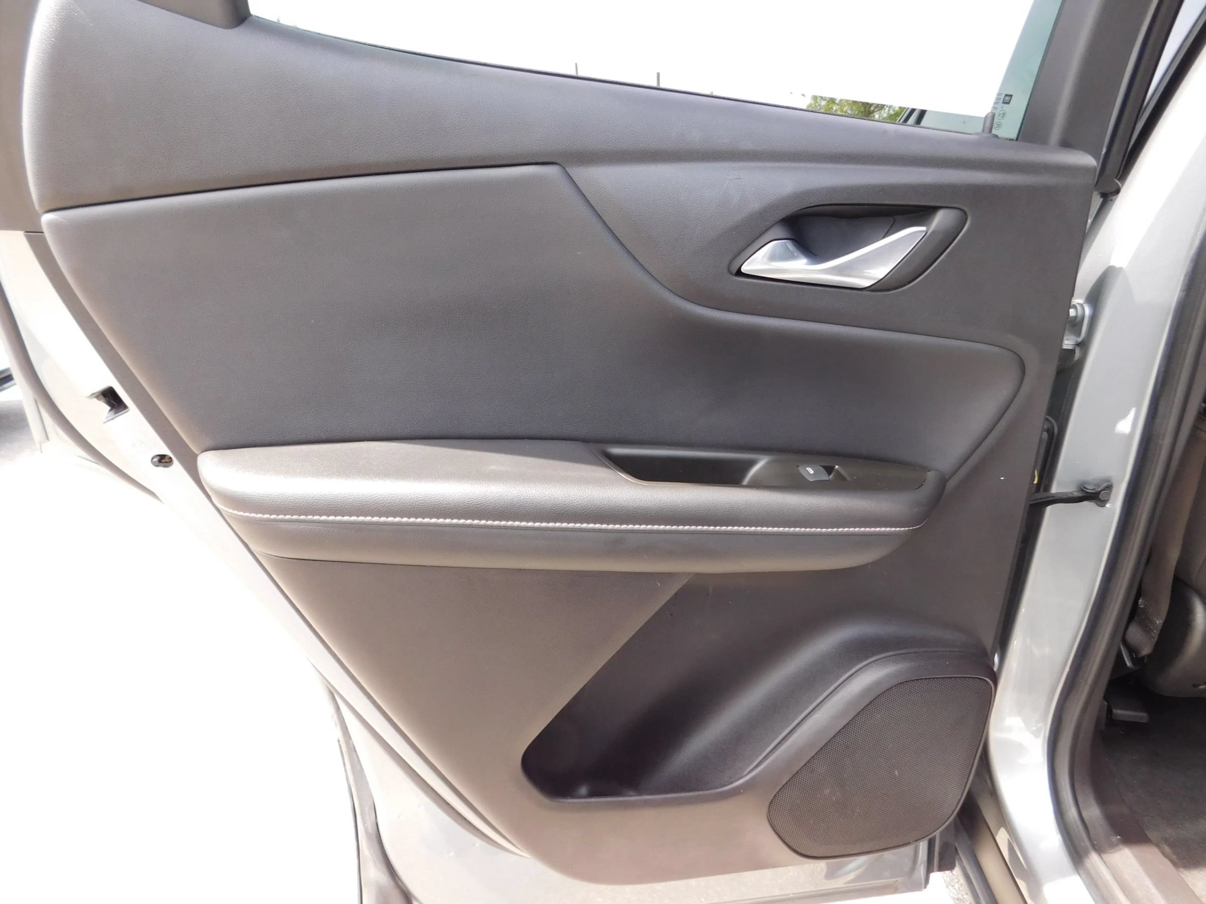 Used 2024 Chevrolet Blazer LT w/ Convenience Package FWD image 7