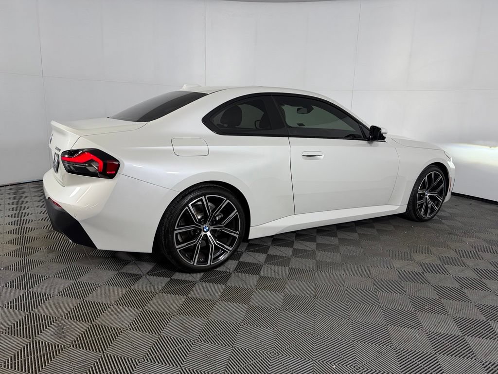 Used 2024 BMW 230i Coupe w/ Convenience Package RWD image 6