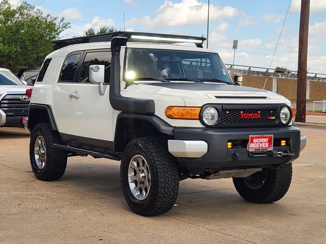 Used 2012 Toyota FJ Cruiser 4WD w/ Upgrade Pkg image 2