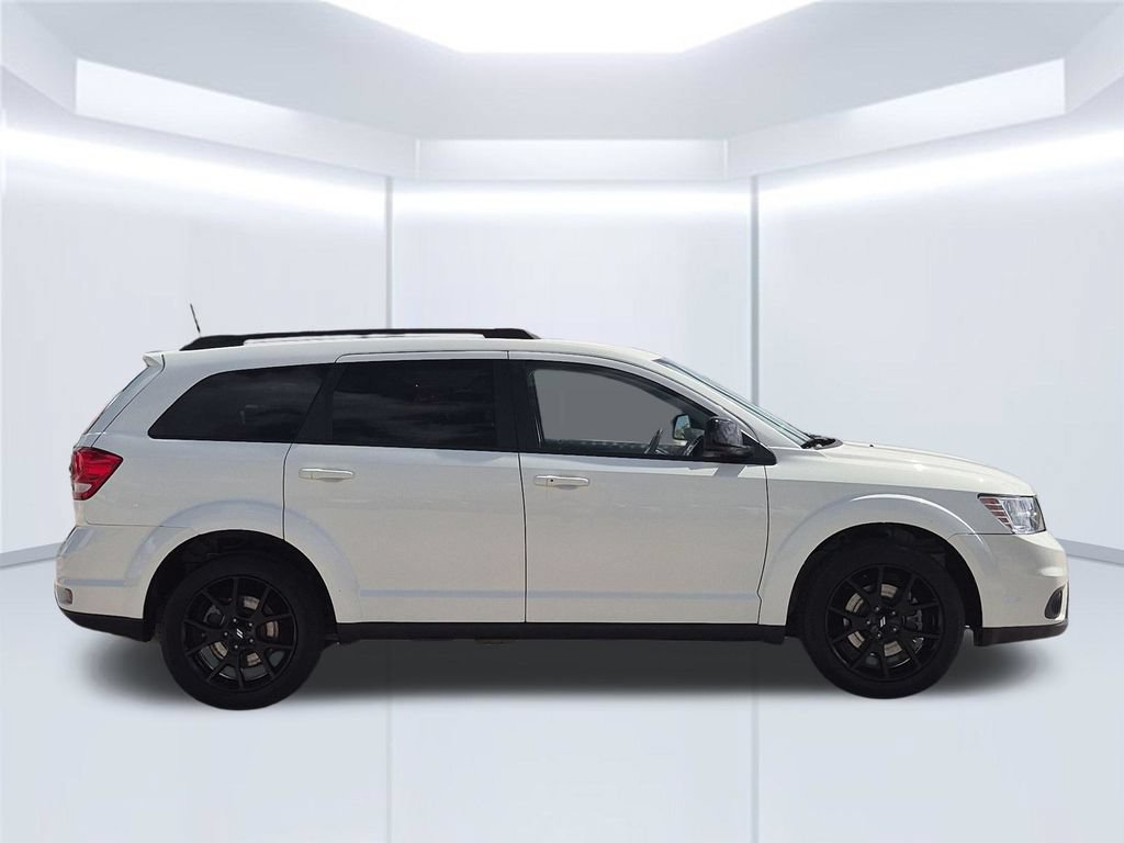 Used 2019 Dodge Journey SE w/ Connectivity Group FWD image 7
