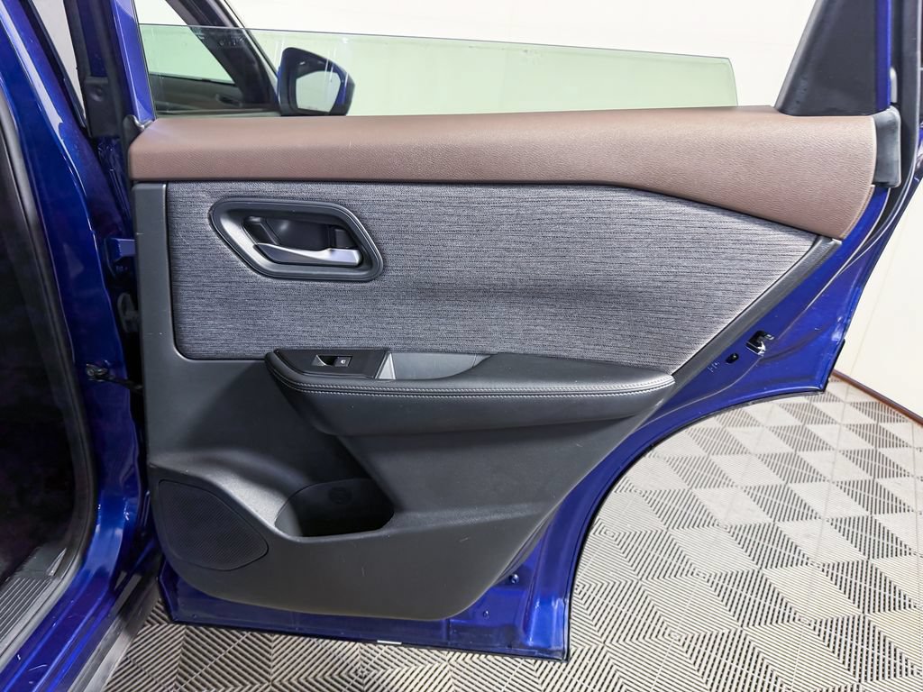 Certified 2023 Nissan Rogue SV FWD image 44