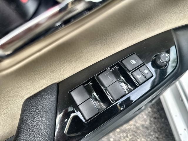 Used 2022 Toyota Prius XLE w/ Premium Convenience Package image 22