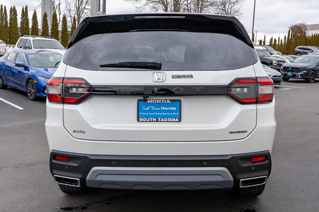New 2025 Honda Pilot Touring image 7