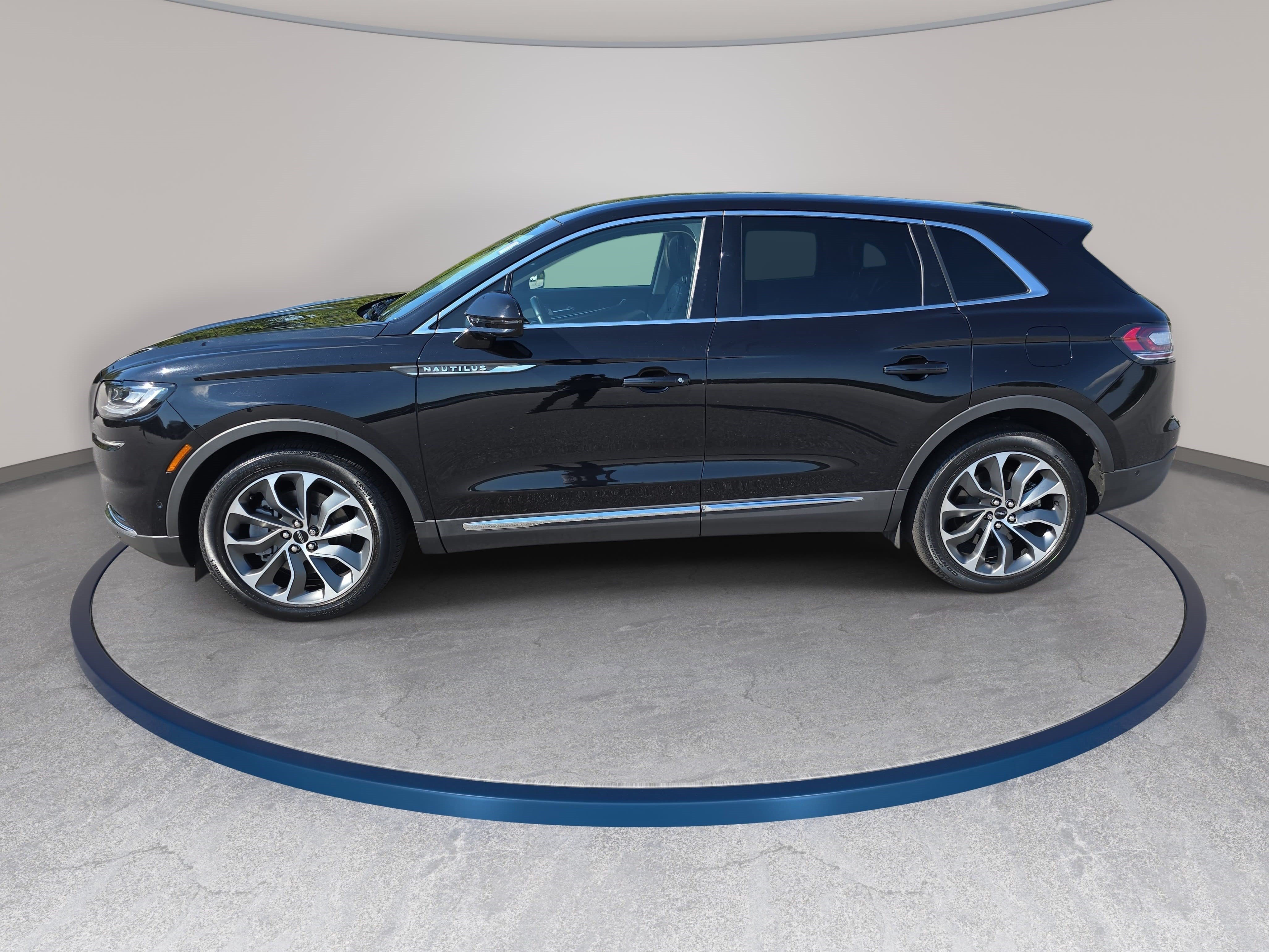 Certified 2023 Lincoln Nautilus Reserve AWD/4WD image 8