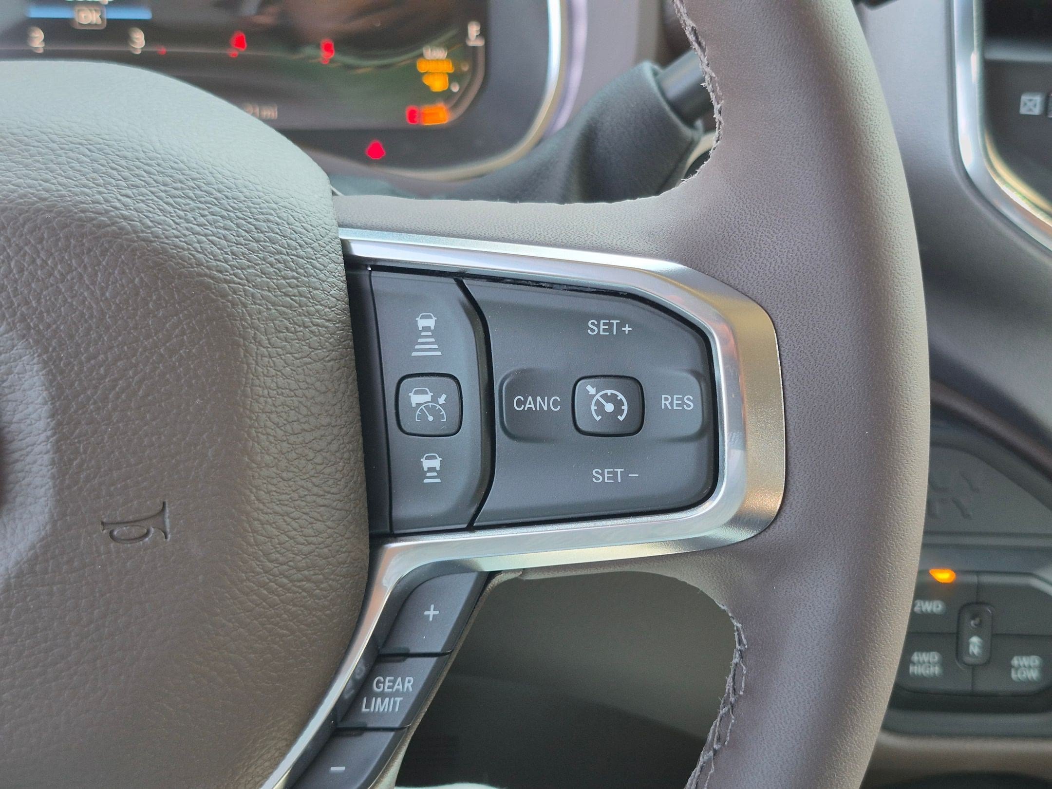 New 2026 RAM 2500 Laramie AWD/4WD image 14