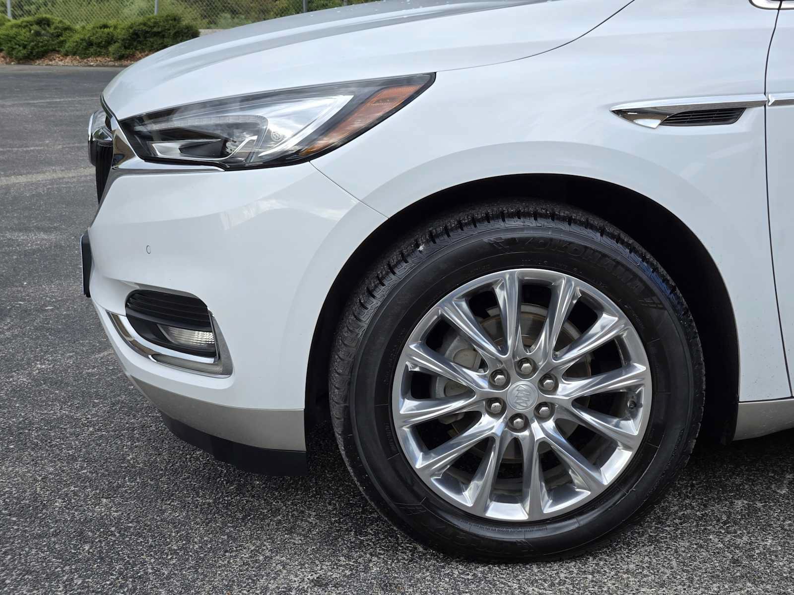 Used 2020 Buick Enclave Premium w/ Sun and Sites Package FWD image 8