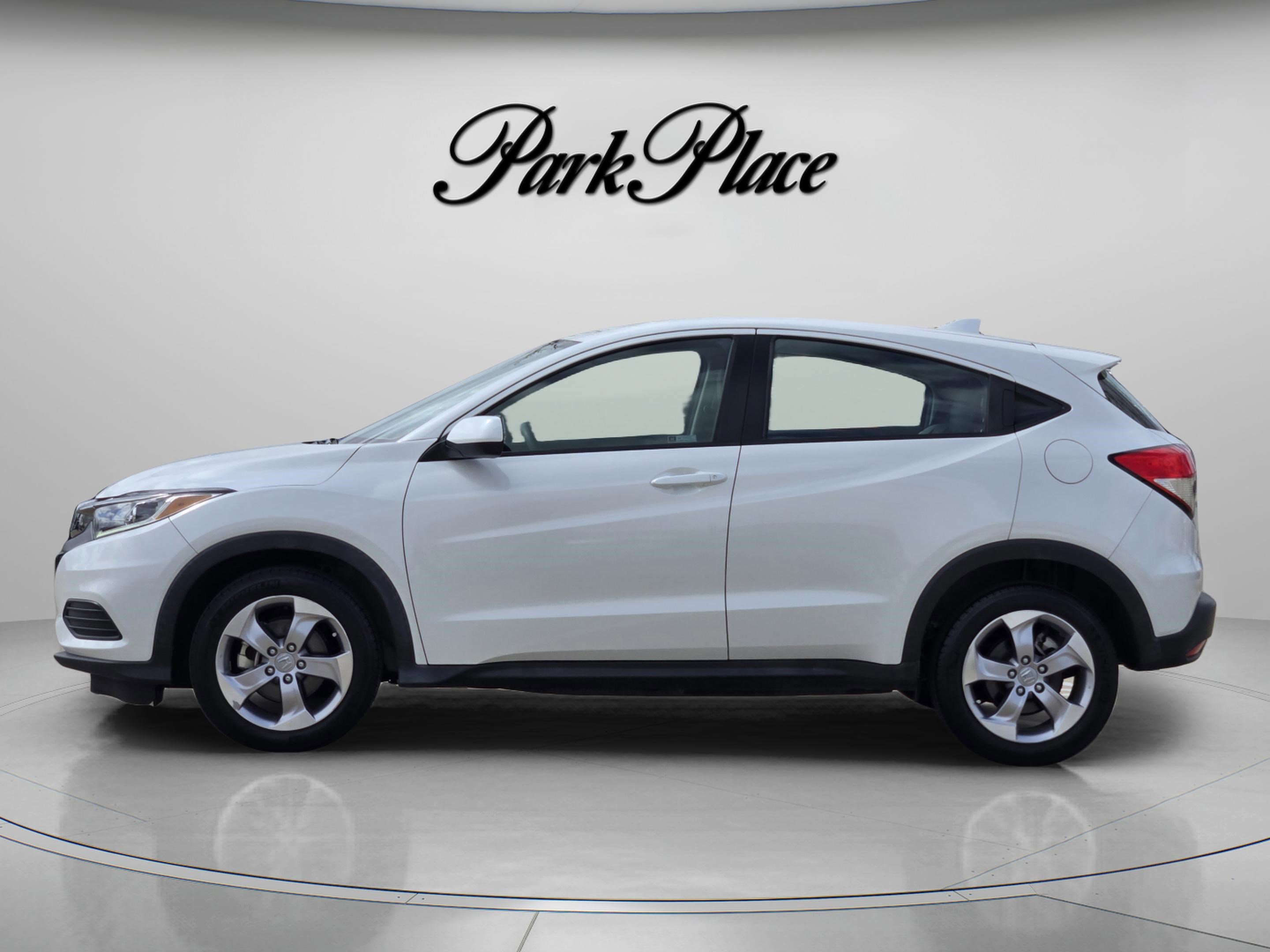 Used 2021 Honda HR-V LX image 2