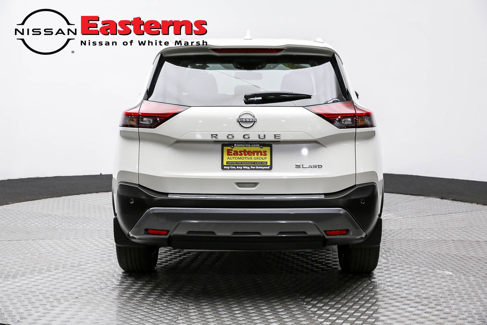 Used 2023 Nissan Rogue SL w/ SL Premium Package image 6