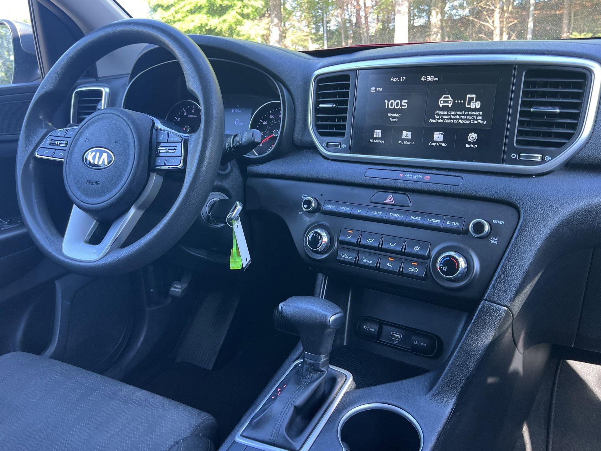 Used 2022 Kia Sportage LX image 3