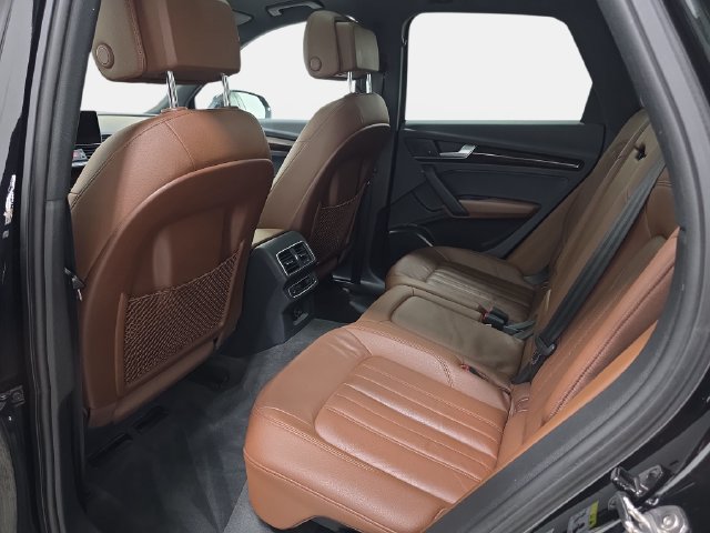Used 2018 Audi Q5 2.0T Premium Plus w/ Premium Plus Package AWD/4WD image 12