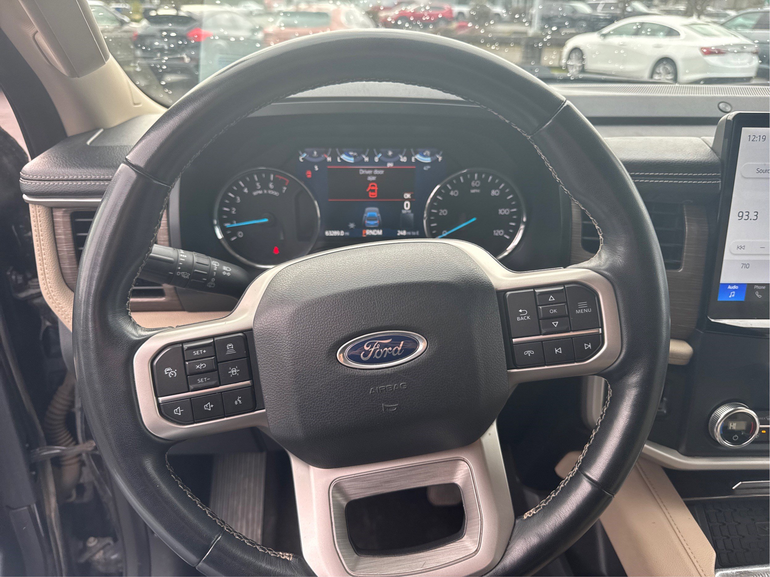 Used 2023 Ford Expedition Limited image 12