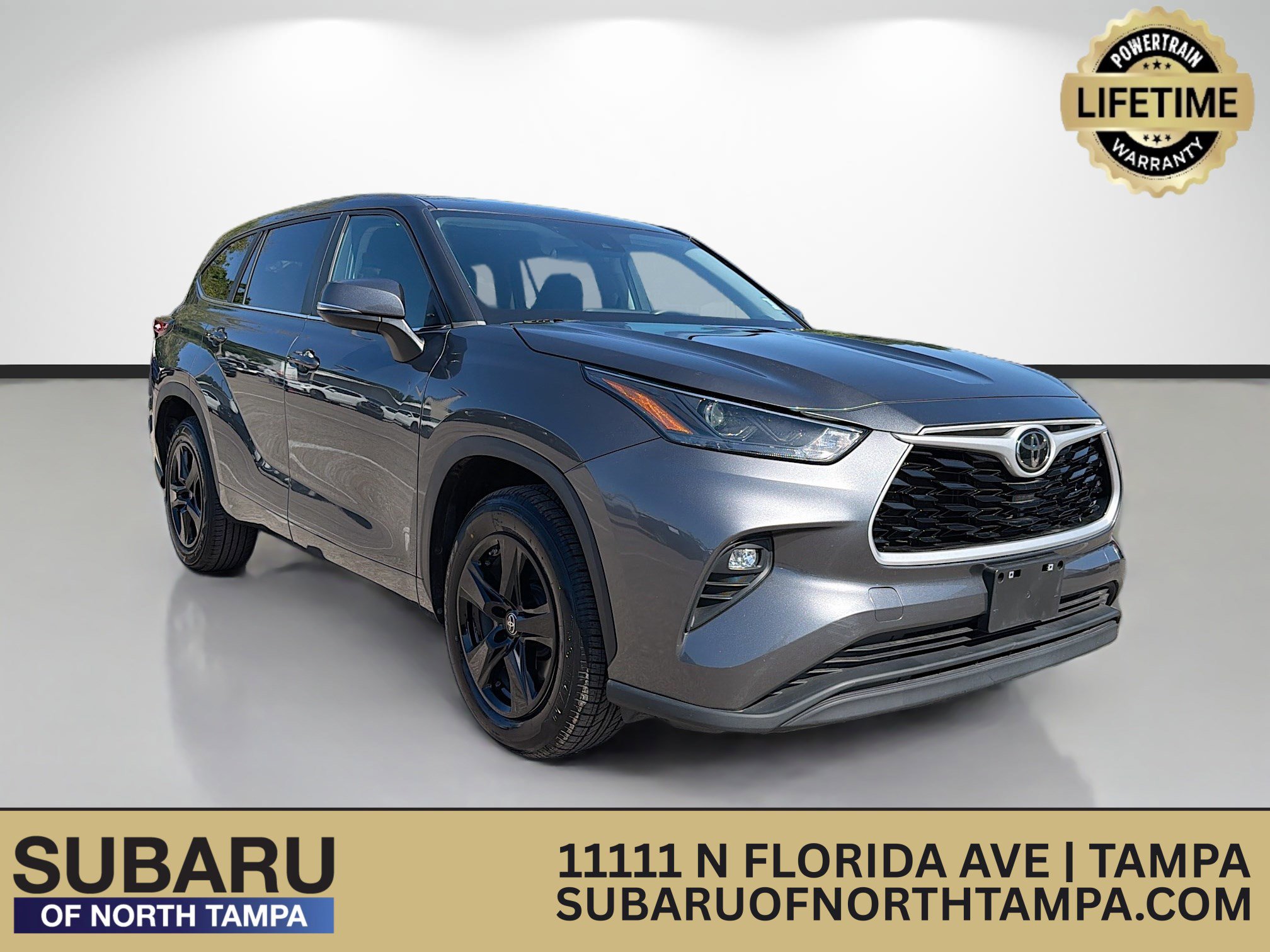 Used 2023 Toyota Highlander LE image 1