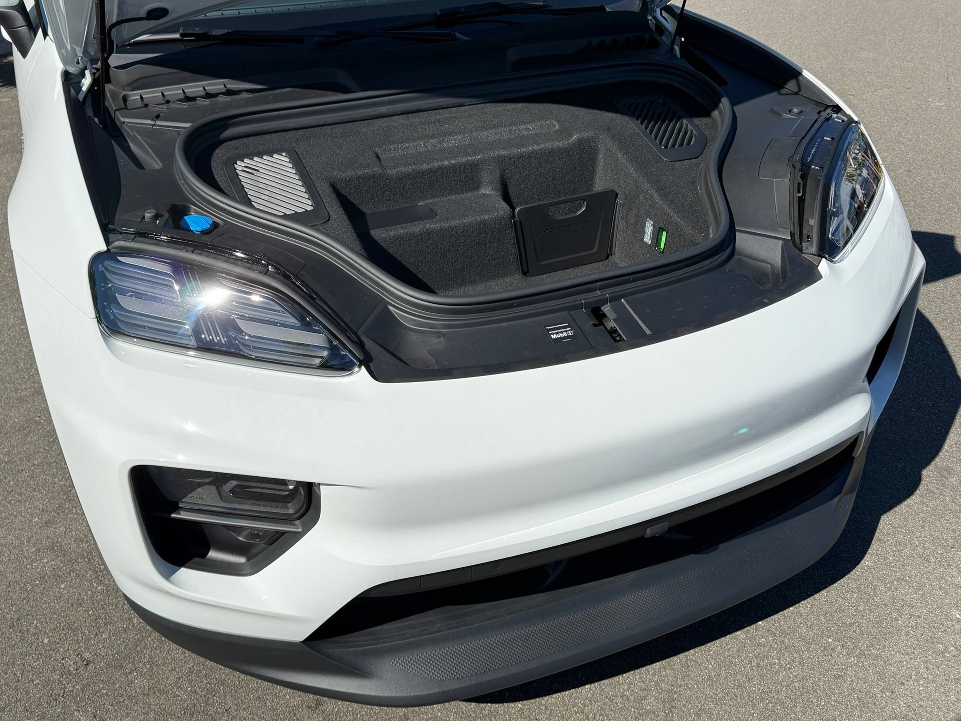 Used 2026 Porsche Macan Electric RWD image 29