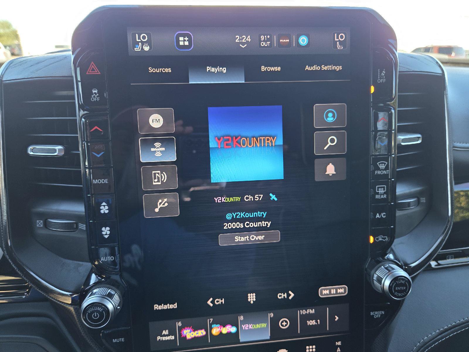 Used 2025 RAM 2500 Limited AWD/4WD image 18