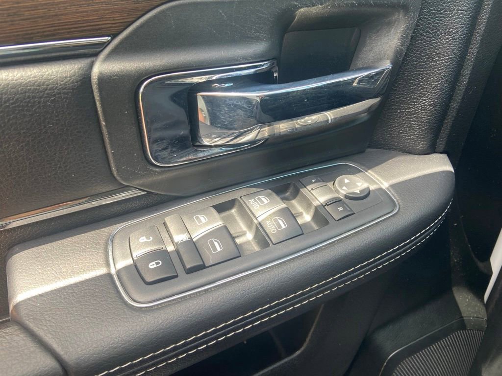 Used 2017 RAM 1500 Laramie w/ Convenience Group AWD/4WD image 30