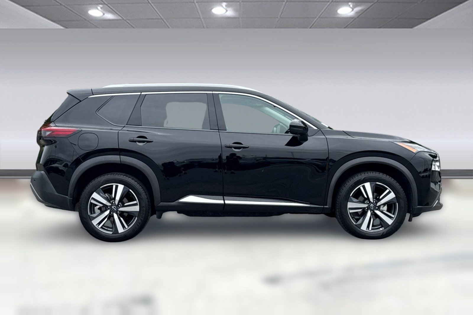 Used 2023 Nissan Rogue SL AWD/4WD image 8