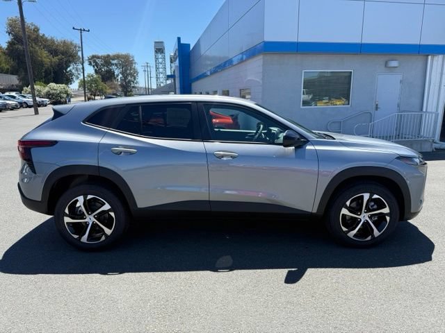 New 2026 Chevrolet Trax RS w/ Sunroof Package FWD image 9